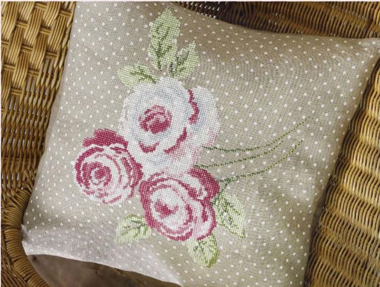 Floral cushion-cross stitch design
